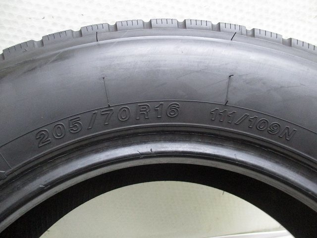 205-70R16 111/109N LT 9-8.5分山 ヨコハマ LT752R 2022年製 トラック 中古タイヤ【2本】送料無料(M16-5366）_画像5