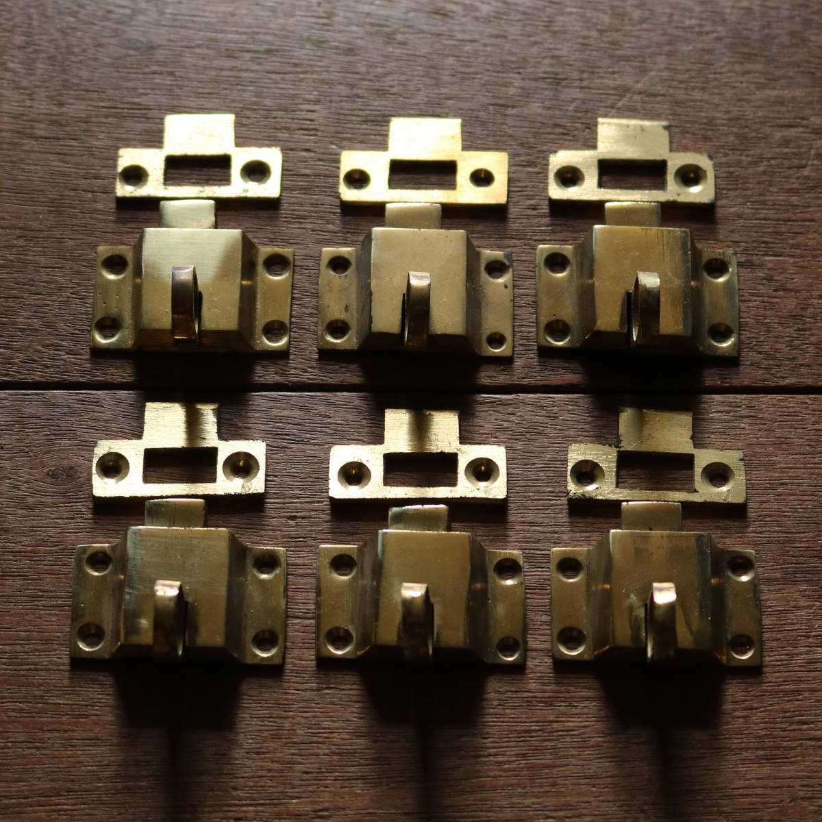 デッドストック 真鍮鋳物 キャッチ錠 6個 / 回転窓金具金物窓鍵古道具ラッチヴィンテージ
