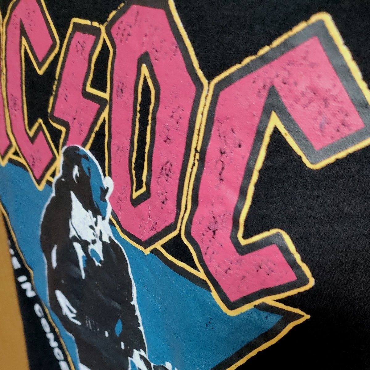 AC/DC半袖Ｔシャツ　レディースオーバーサイズ/メンズ身幅でXL相当　LIVE IN CONCERT 79 WORLD TOUR