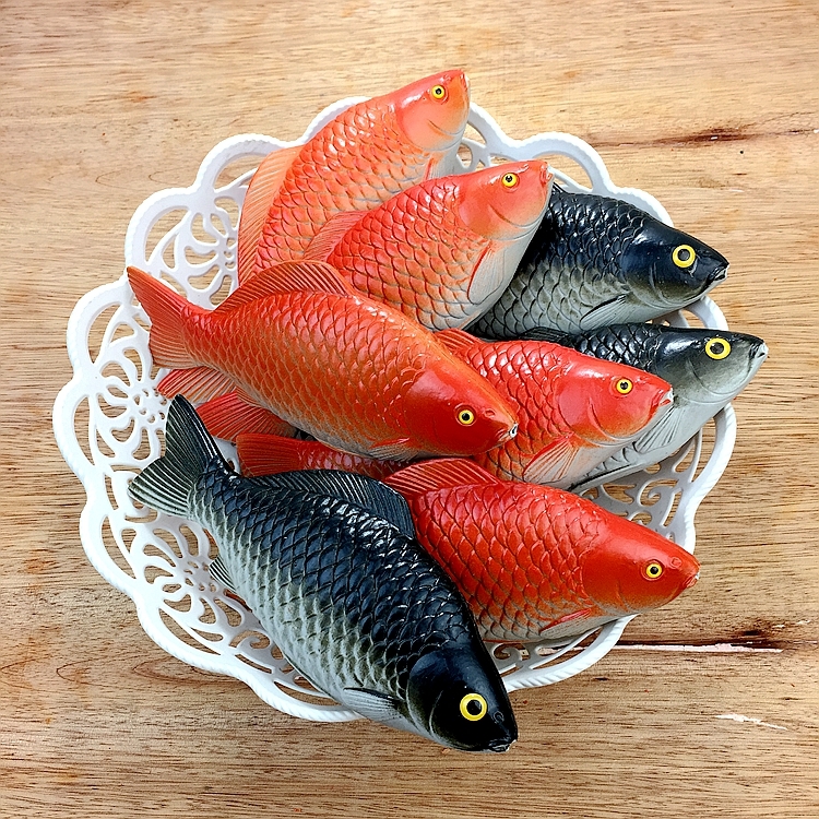 食品サンプル 模型 魚 大漁のフナ 8個セット (黒)_画像4