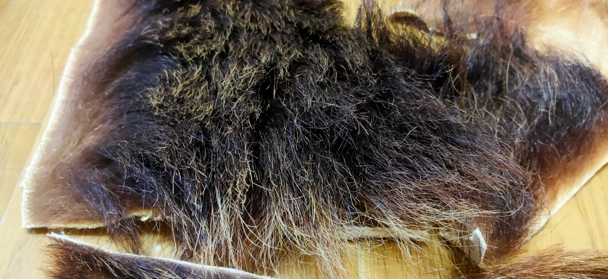 ●フライマテリアル●ヒグマの毛皮 端切れ（D13） 羆 熊 毛皮 / DIY　ハンドクラフト レザークラフト 毛鉤 毛針 フライ_画像4