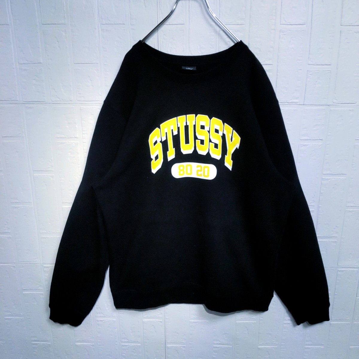 STUSSY(ステューシー)》ロゴ刺繍 スウェット 裏起毛 ビッグシルエット 