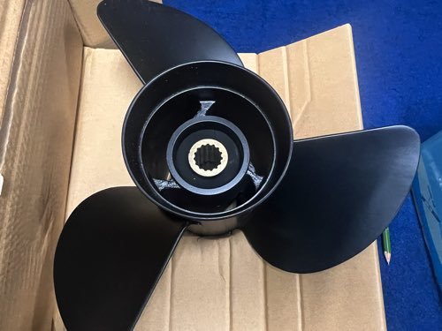 在庫処分・SUZUKI 150~300馬力用15スプライン・14x17・沖縄 在庫処分・SUZUKI 150~300馬力用15スプライン・14x17・沖縄