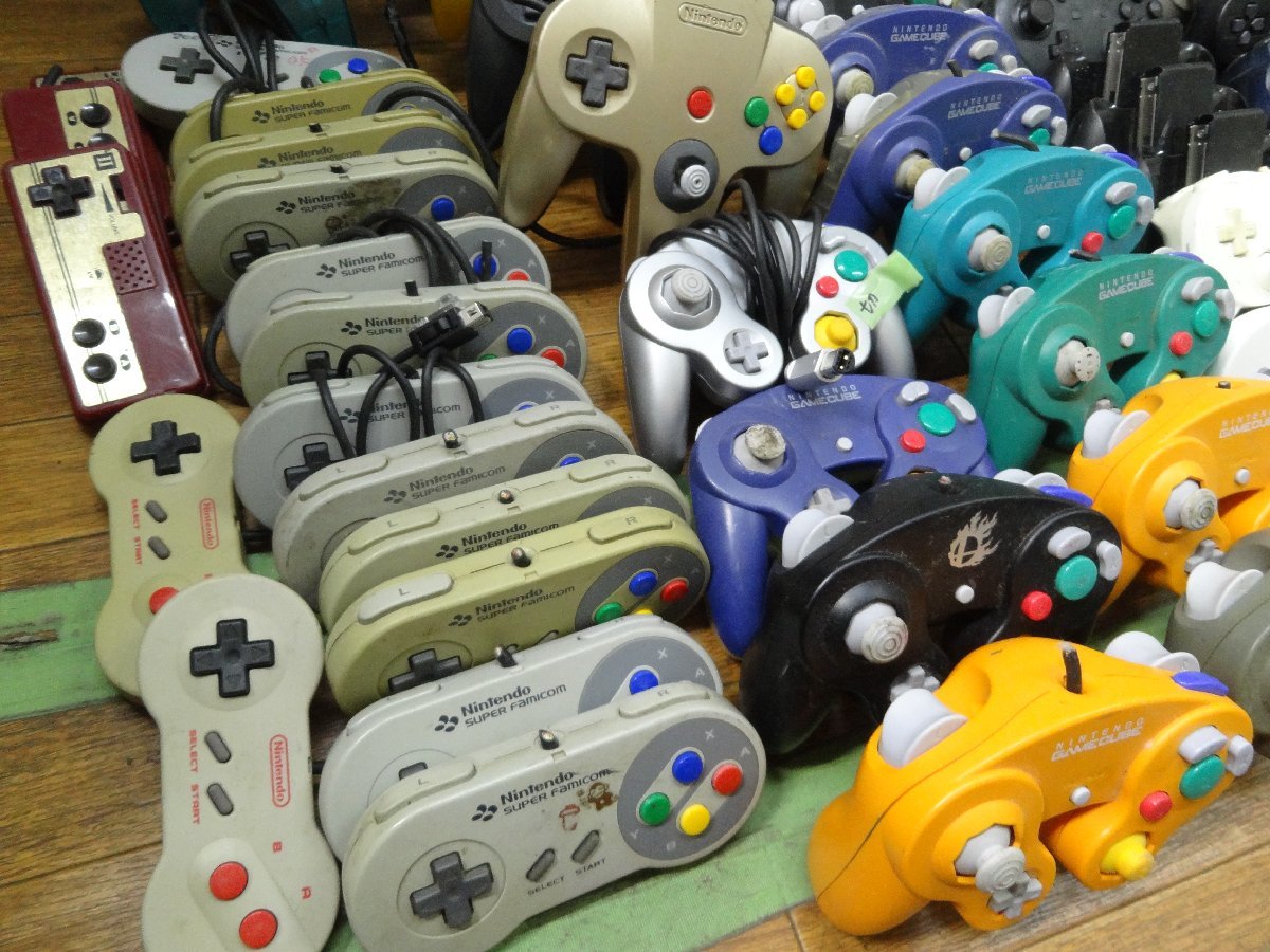 12■/Zこ7082　SONY Nintendo等 ジャンク コントローラー 色々大量 まとめ /PS3 DUALSHOCK、FC、SF、N64、CUBE、Wii等 / 保証無_画像2