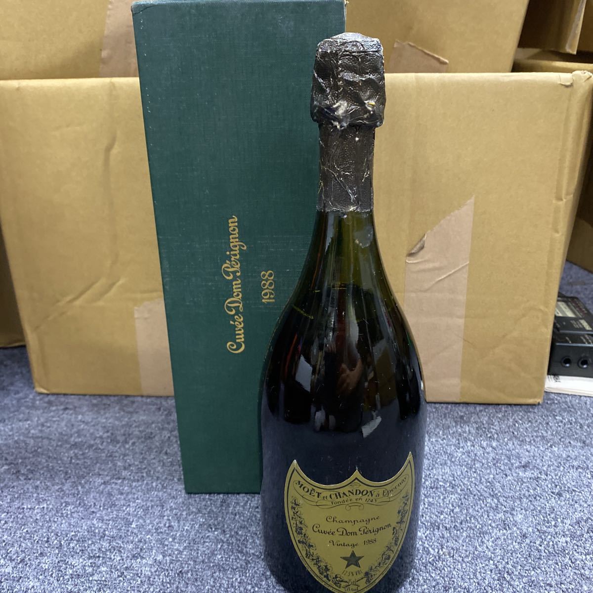 10261 【未開栓】Dom Perignon VINTAGE 1988 ドンペリニヨン