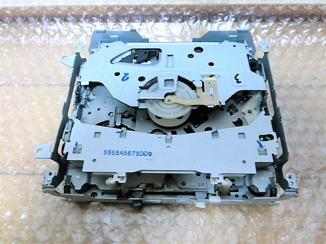 FH-P099MD  この型番の CD イジェクト不良 の修理です。の画像1