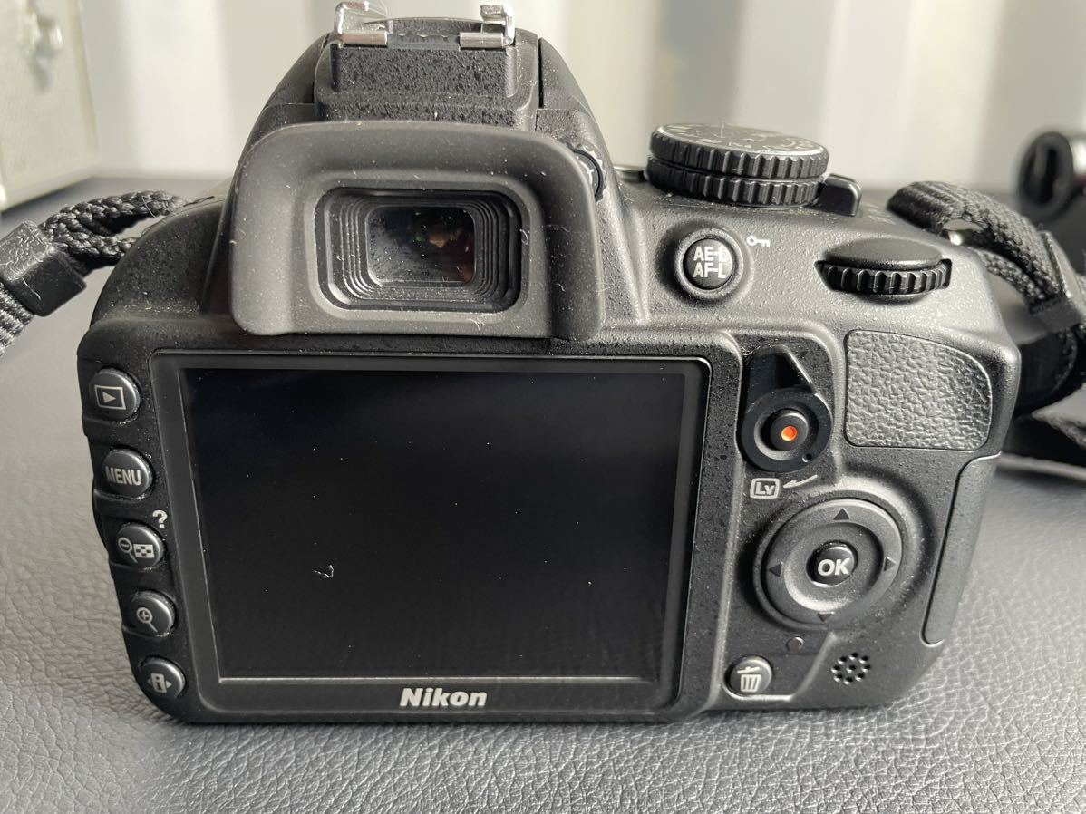 中古品☆Nikon ニコン デジタル一眼レフカメラ D3100 DX AF-S NIKKOR 18-55mm 1:3.5-5.6G/55-300mm 1:4.5-5.6G/SB-20 バッテリー付 箱付き_画像3