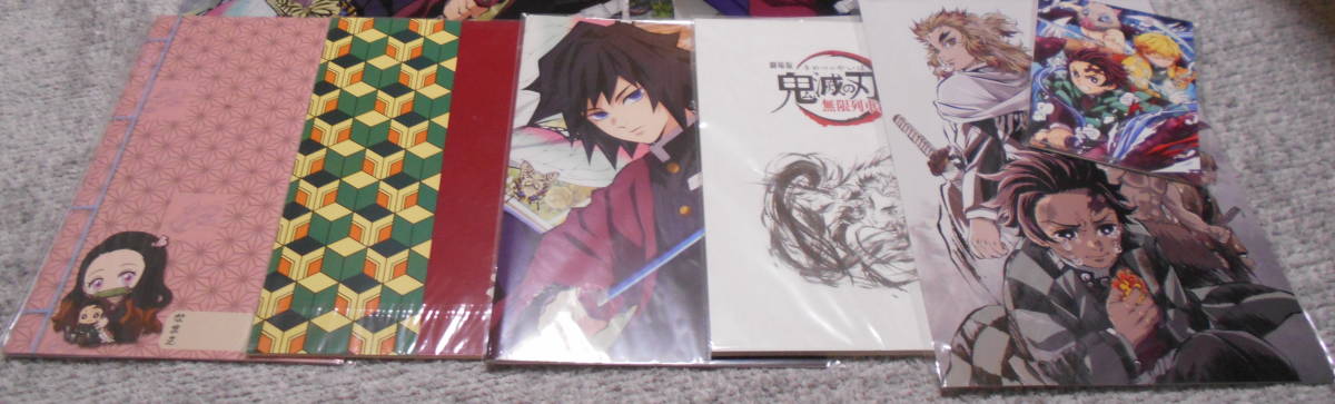 送料185円★鬼滅の刃 １３点セット ノート4冊 メモ帳1冊 クリアファイル5枚 イラストボード3枚★未開封 中古品 Demon Slayer 冨岡義勇の画像4