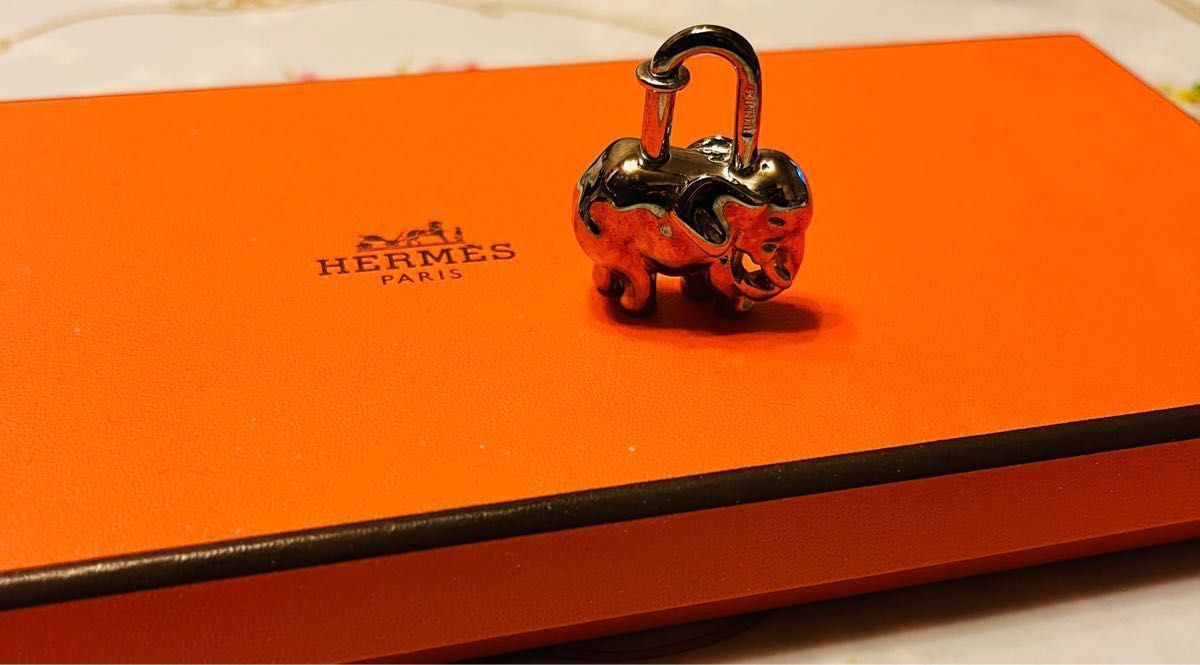 HERMES  1997年　エルメスカデナ　エルメス象カデナ　エレファントカデナ　未使用　希少