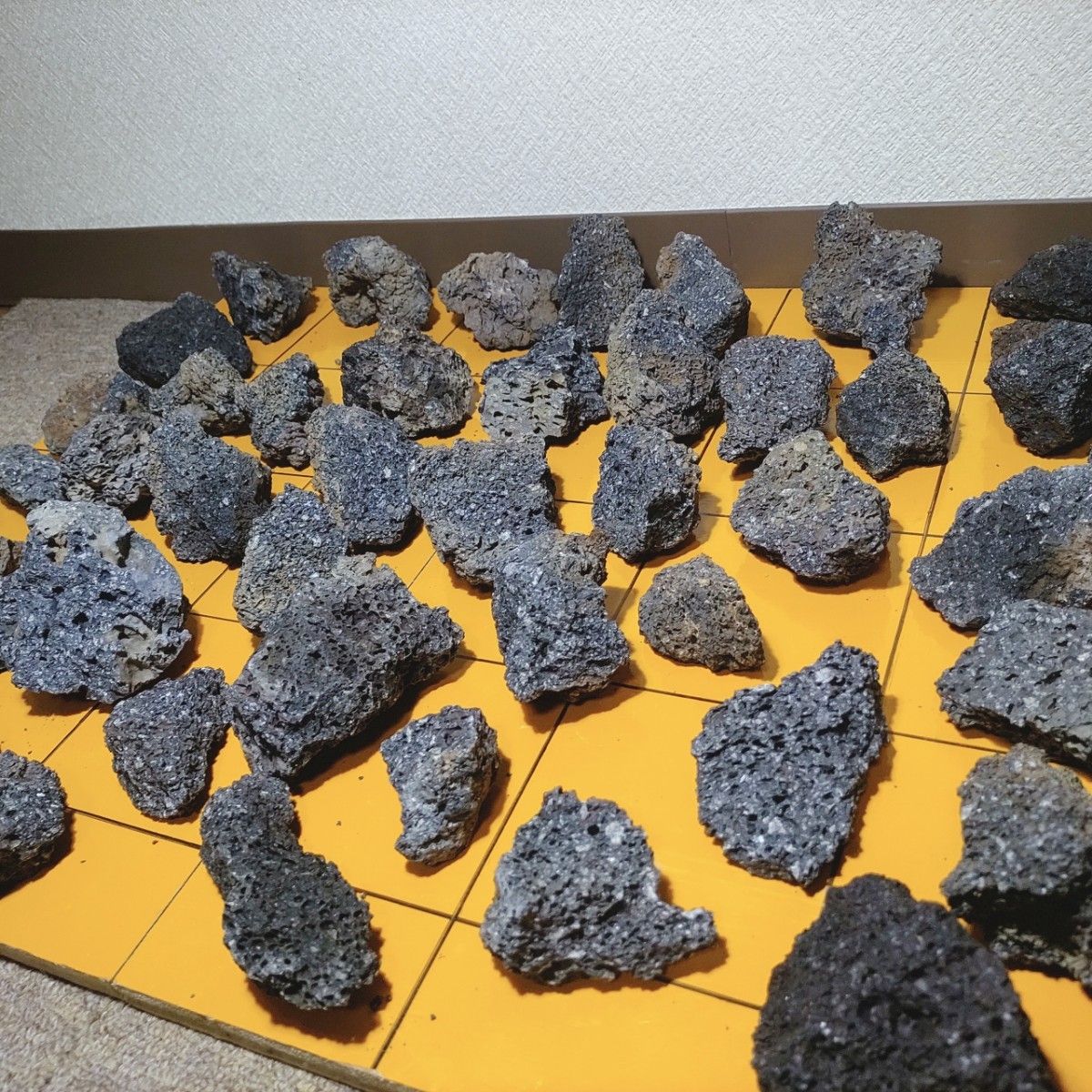 富士山 溶岩石 6kg 50-100mm 黒色 アクアリウム 水槽 盆栽