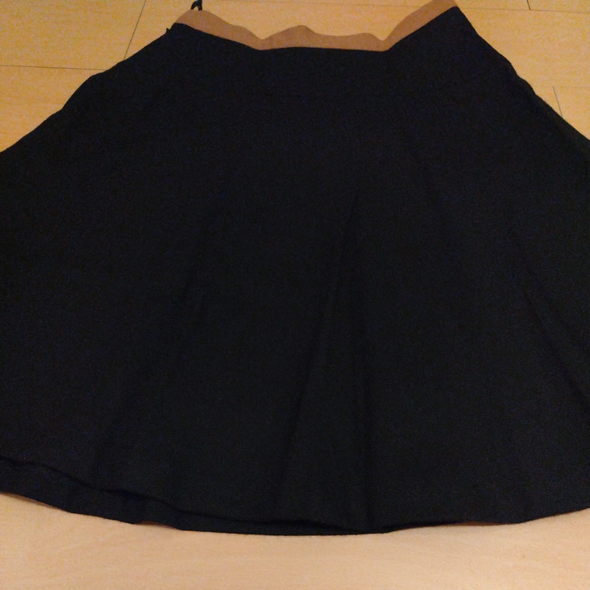 スカート 黒 秋冬 アンナルナ 膝丈スカート　ブラック　日本製　フレアスカート_画像3