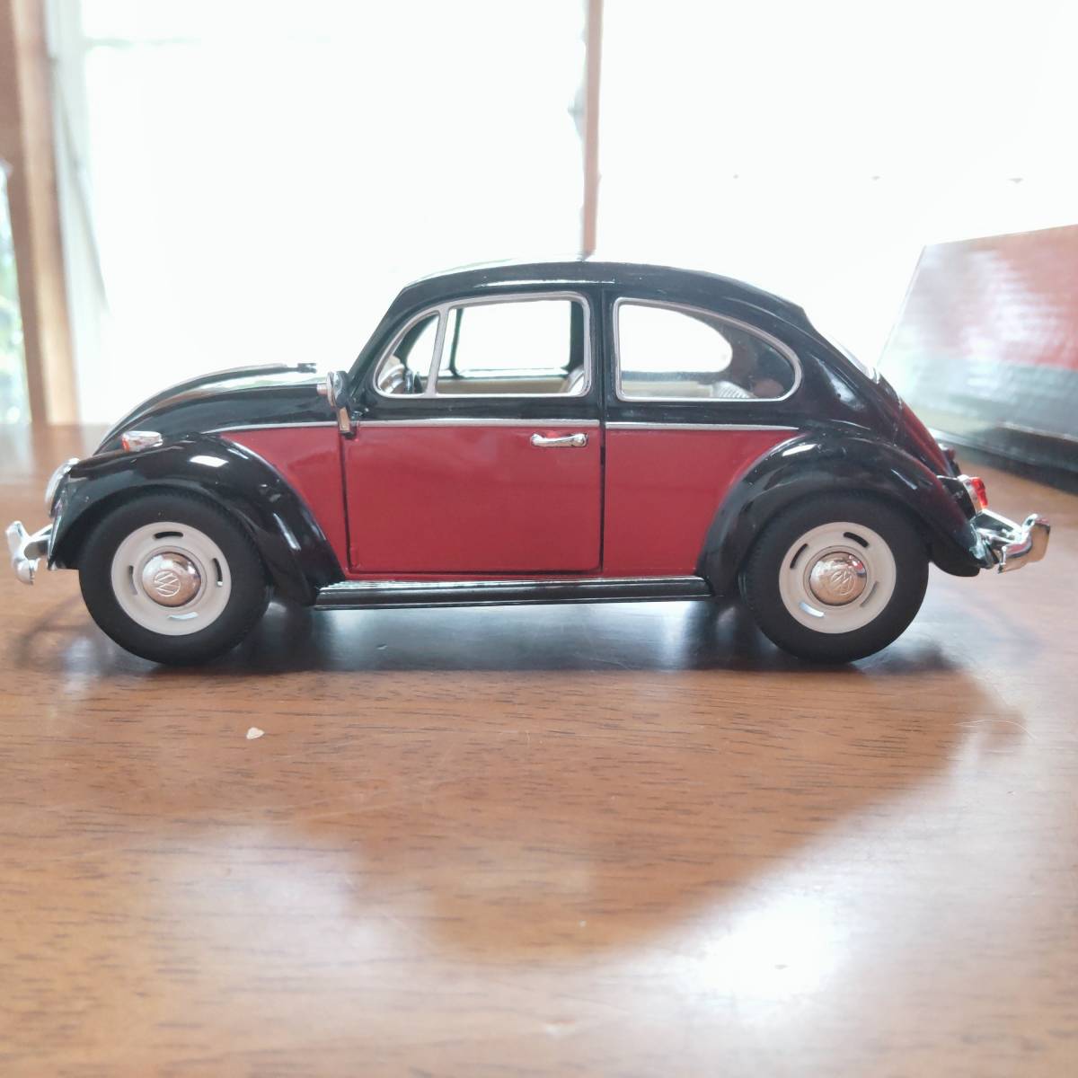 egcjf [KT7002BKR] 1/24 KiNSMART Volkswargen Classical Beetle 1967 BLACK RED ヴィンテージビートル 旧車 昭和 レトロ_画像4