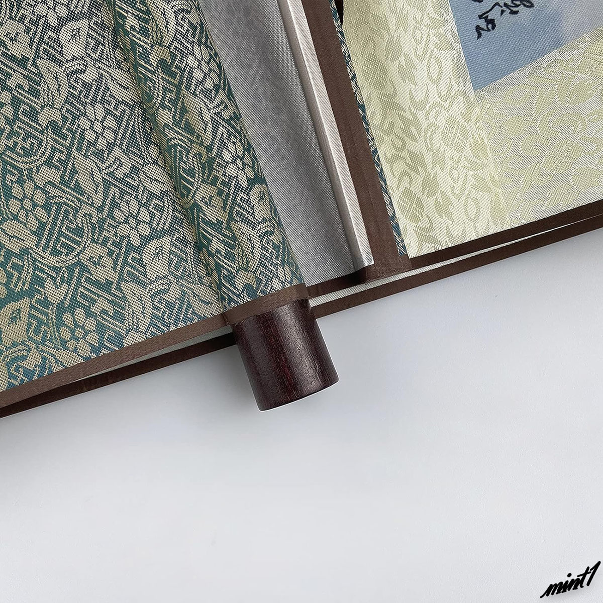 【水墨画のように描いた】 タペストリー 93×36cm レーヨン 平織り 耐久性 インテリア 和風 アジアンテイスト 風景画 山脈 滝 掛け軸