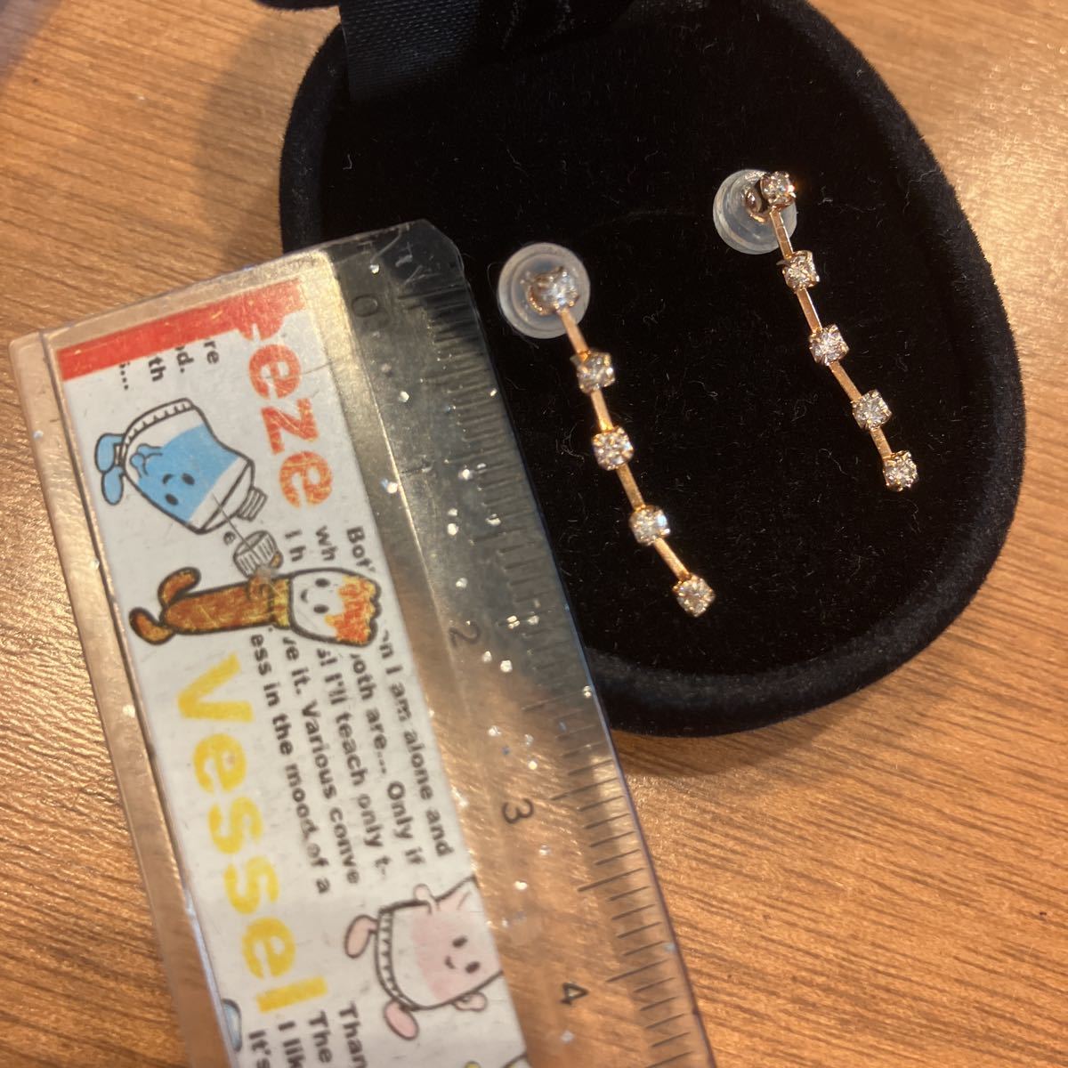 人気商品 0.15カラット 揺れるピアス ダイヤ付き 18金金具 K18 5連