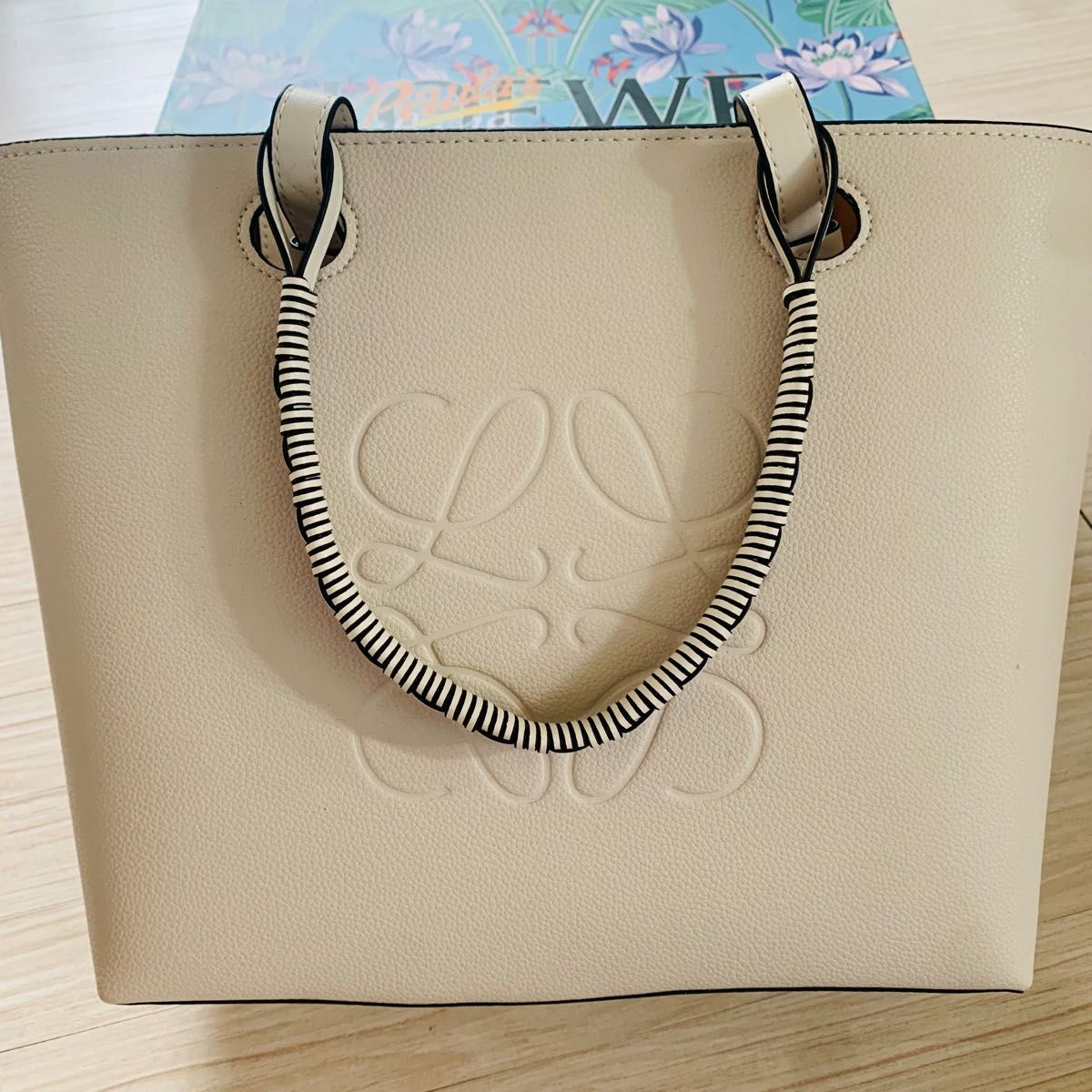 LOEWE ロエベ アナグラム スモール トートバッグ アイボリー LOEWE ロエベ アナグラム スモール トートバッグ アイボリー