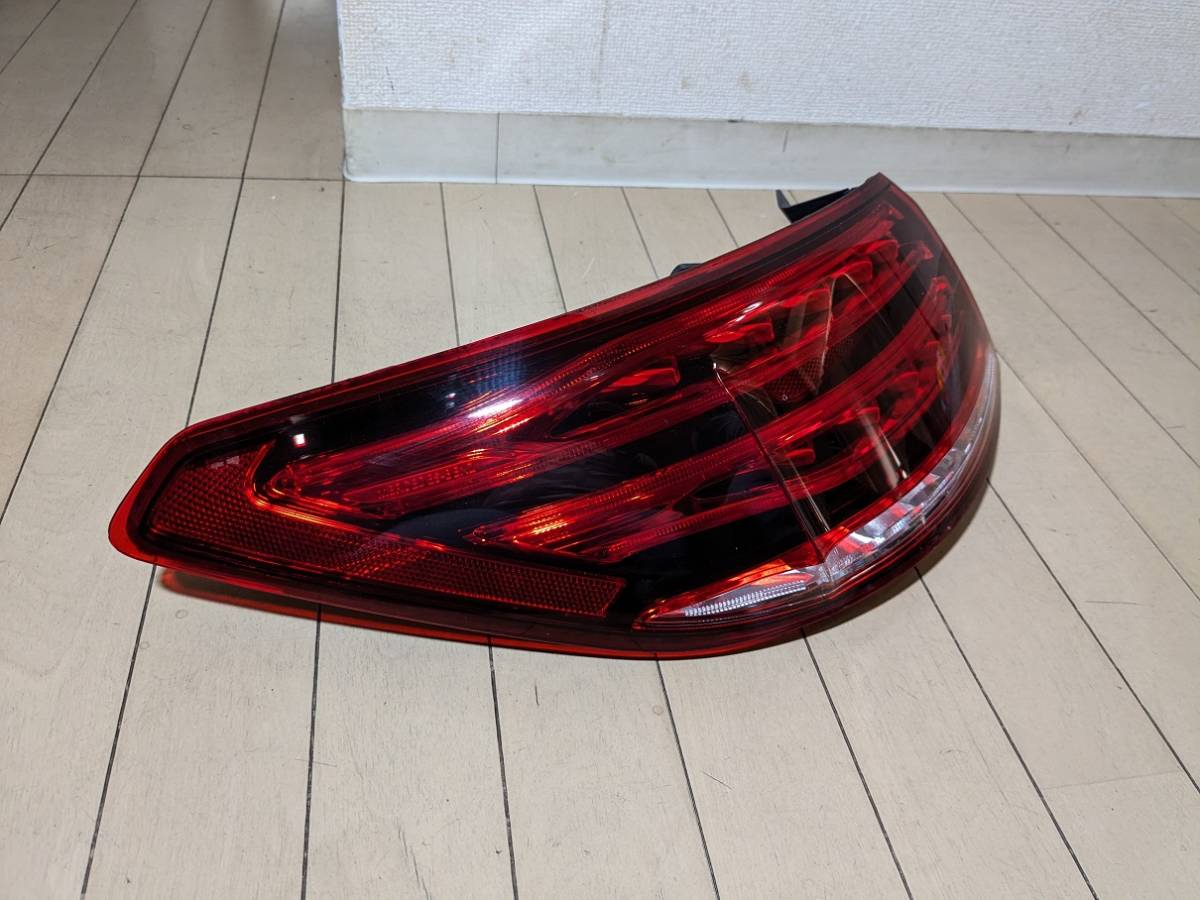 ベンツ C207 Eクラス クーペ 純正 テールランプ 左 中古品 2079063300 テールライト LED ブレーキランプ W207_画像2