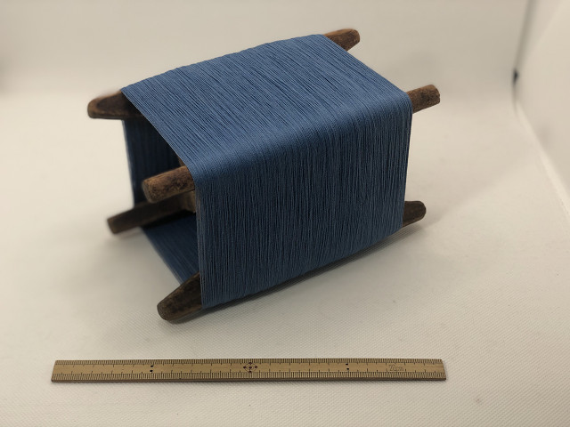 青色糸付きレトロ古民具『木製 糸巻き 木枠 糸車 』中古1個_画像1