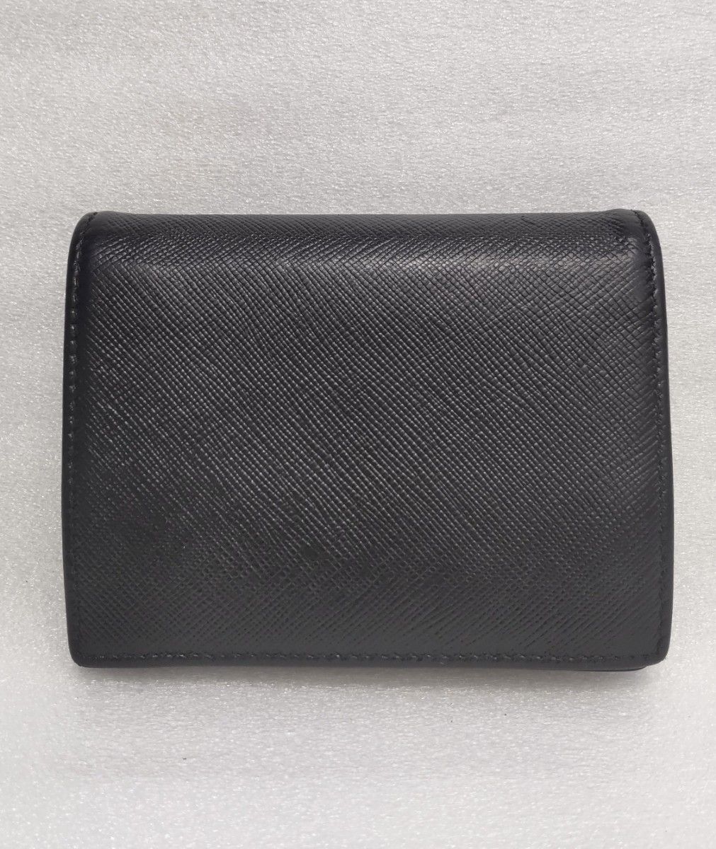 PRADA プラダ 財布 二つ折り財布 サフィアーノ ブラック バイ PRADA プラダ 財布 二つ折り財布 サフィアーノ ブラック バイ