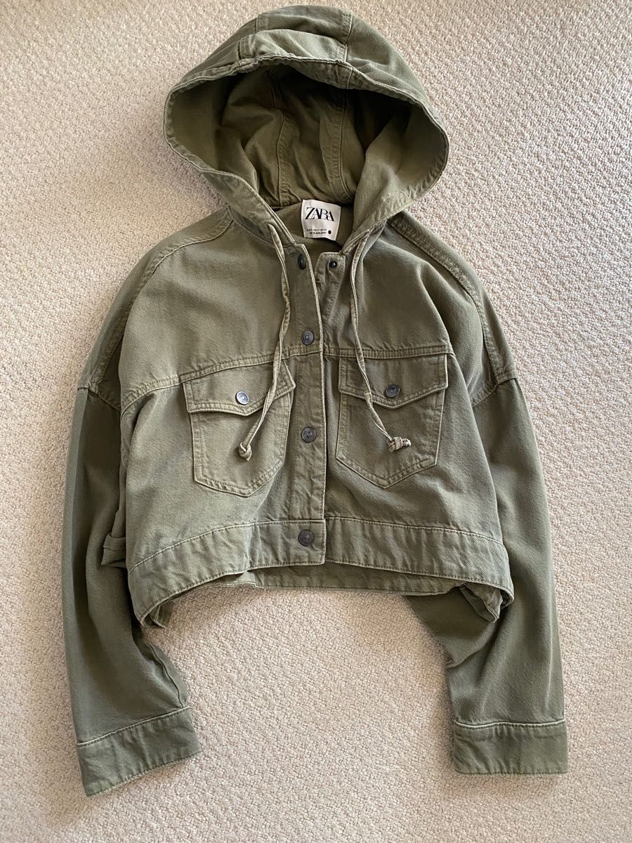 ZARA ザラ クロップドフードデニムジャケット XS ルーズフィット ZARA ザラ クロップドフードデニムジャケット XS ルーズフィット