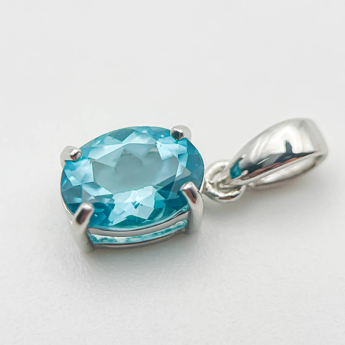 JN165 Pt900 5x7mmパライバアパタイト 0.8ct ペンダントトップ