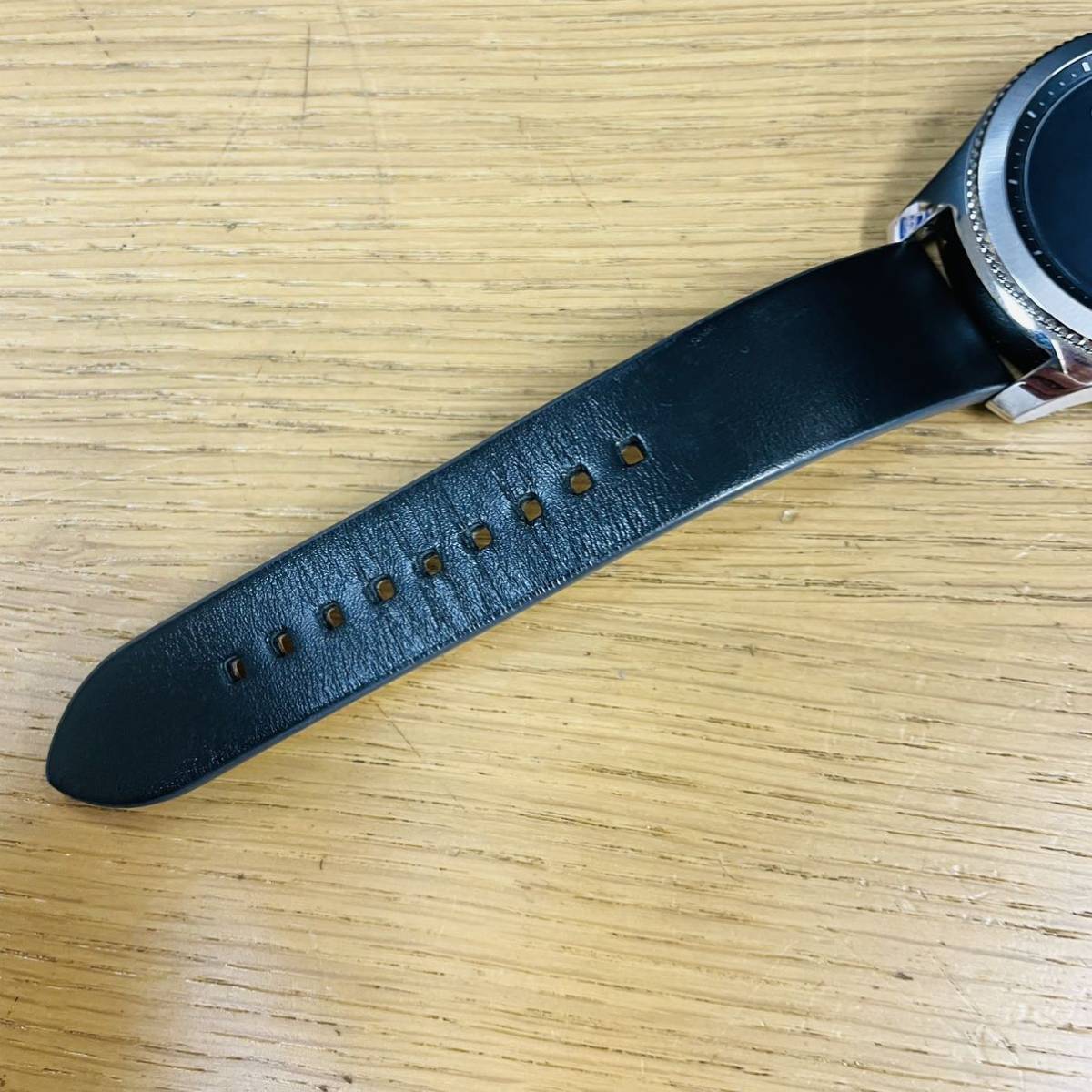 動作品 初期化済み SAMSUNG Galaxy Gear S3 Classic SM-R770 スマートウォッチ NN6252_画像3