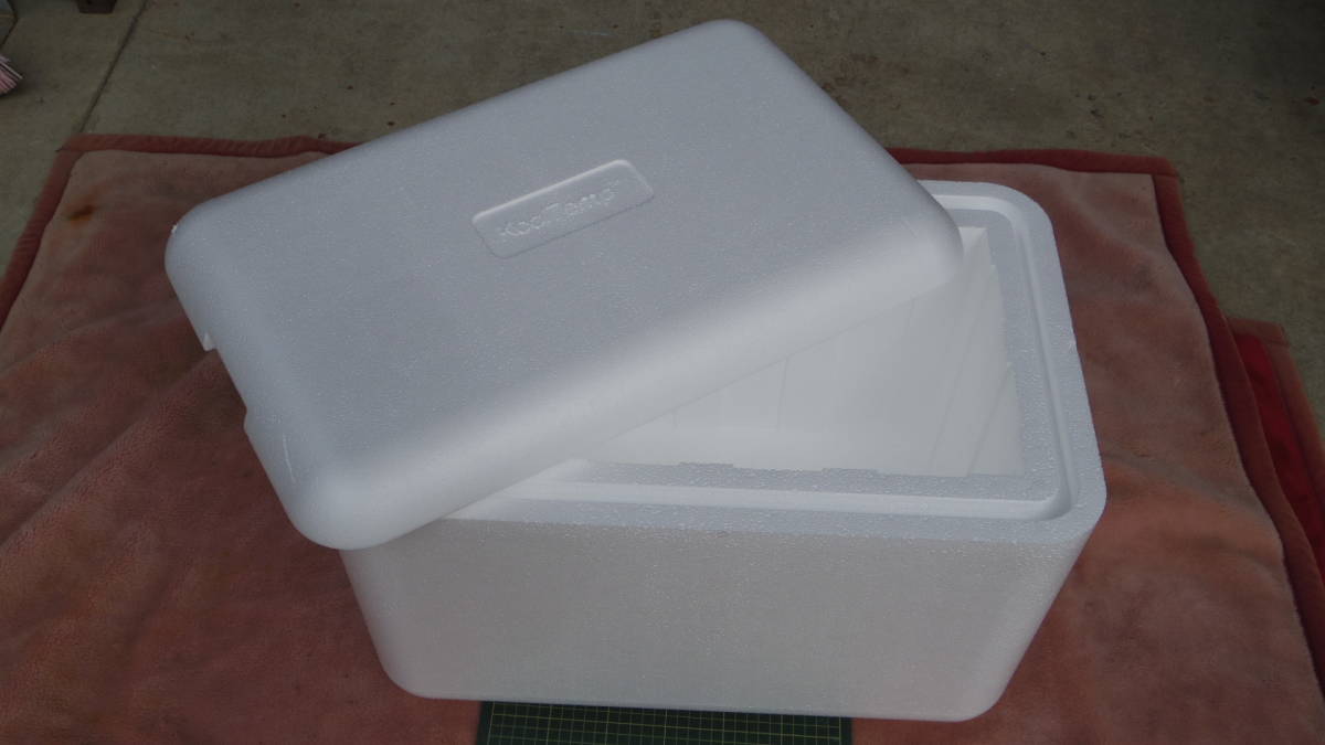 美品　発泡スチロール箱 保冷ボックス　クーラーボックス　高保冷力　約30リットル　Kool　Temp_画像1