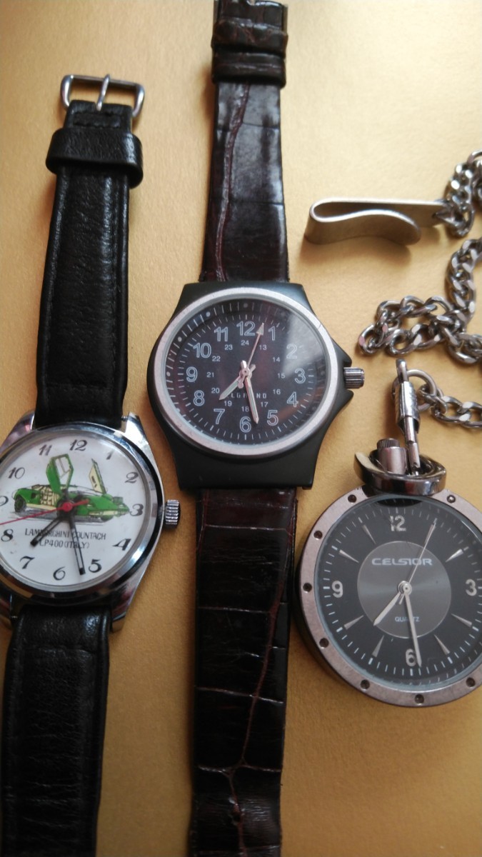 自動車関連　腕時計　３個　腕時計　　稼働品