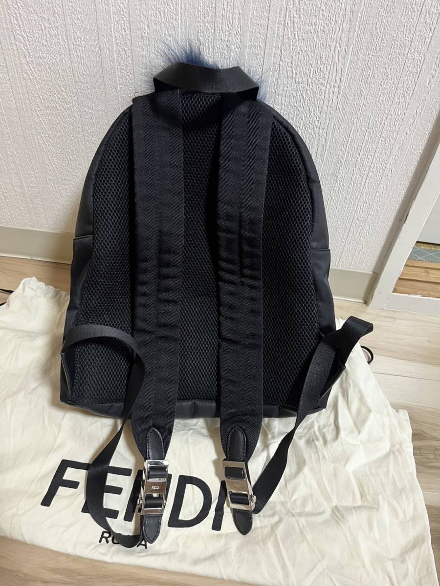 美品　FENDI フェンディ ナイロン モンスター バックパック リュック ブラック_画像3