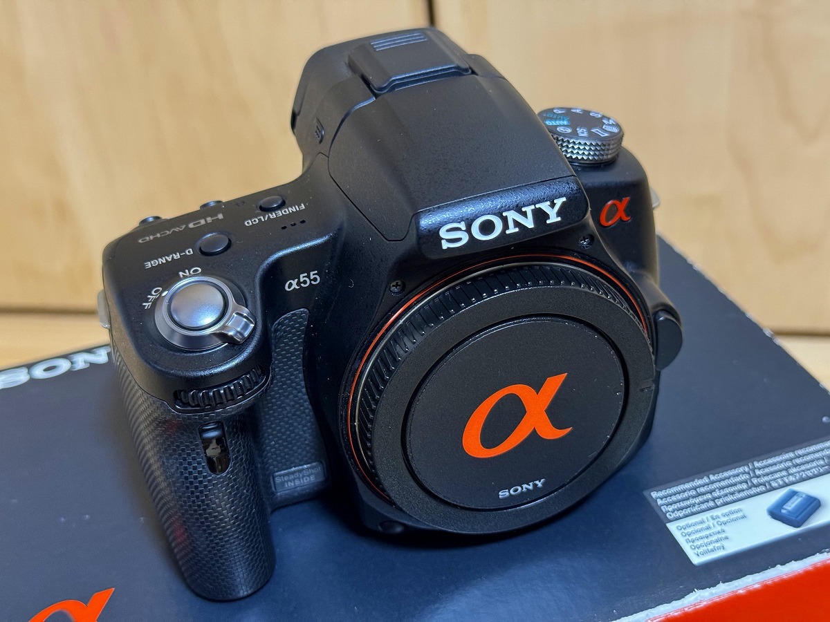 ■SONY α55 ダブルズームレンズキット [DT18-55mm F3.5-5.6 SAM/DT55-200mm F4-5.6 SAM] SLT-A55VY バッテリー3個付属_画像2