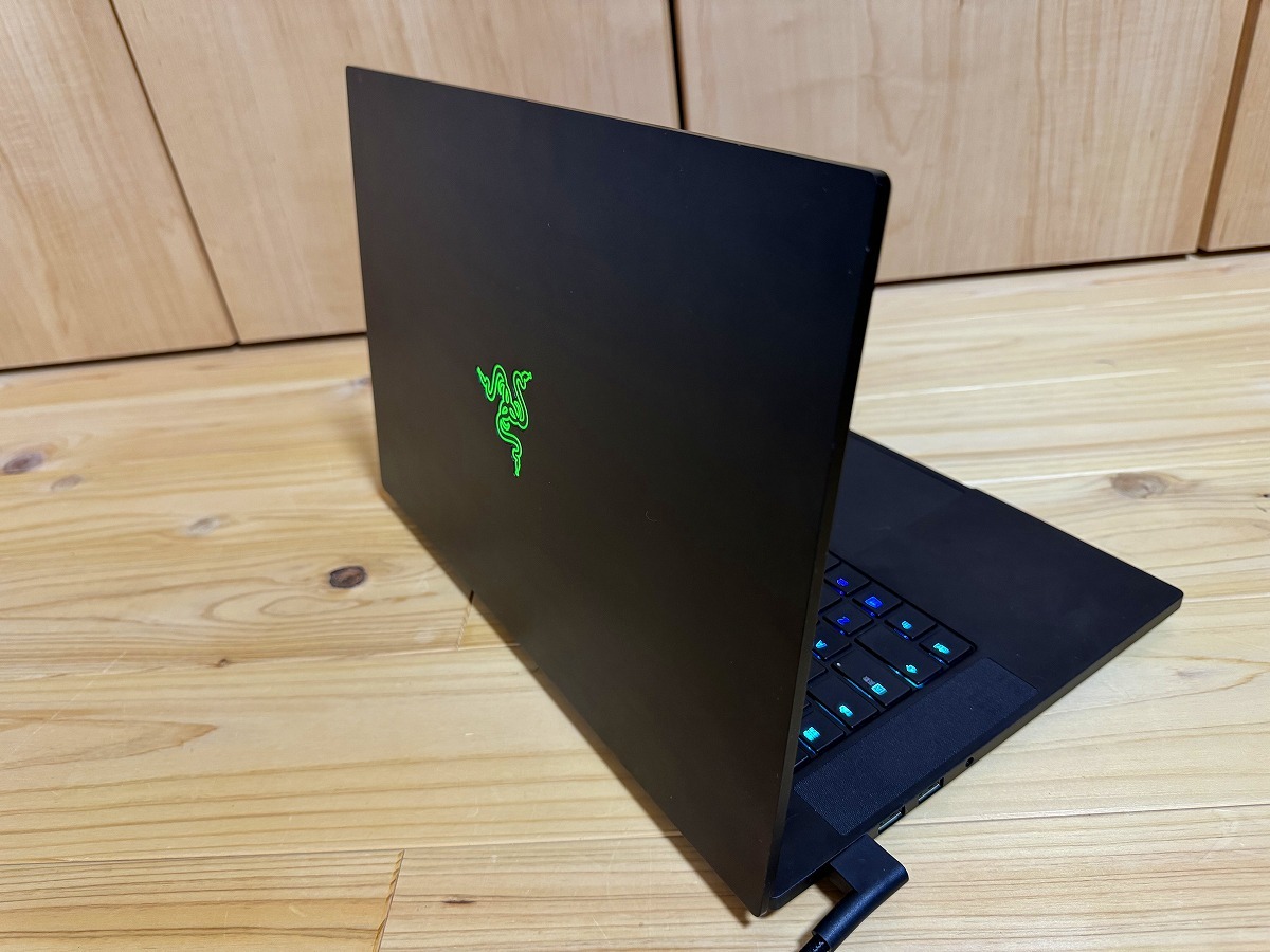 ■Razer Blade 15 アドバンストモデル (15.6 インチ 4K OLED RTX 2080) RZ09-03018J52-R3J1 ゲーミングノート 有機EL/タッチ/Windows11_画像2