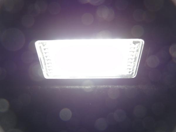 激白光！！ BMW LED ナンバー灯 ライセンスランプ　X6 E71 xDrive 35i 50i ハーマン_画像1