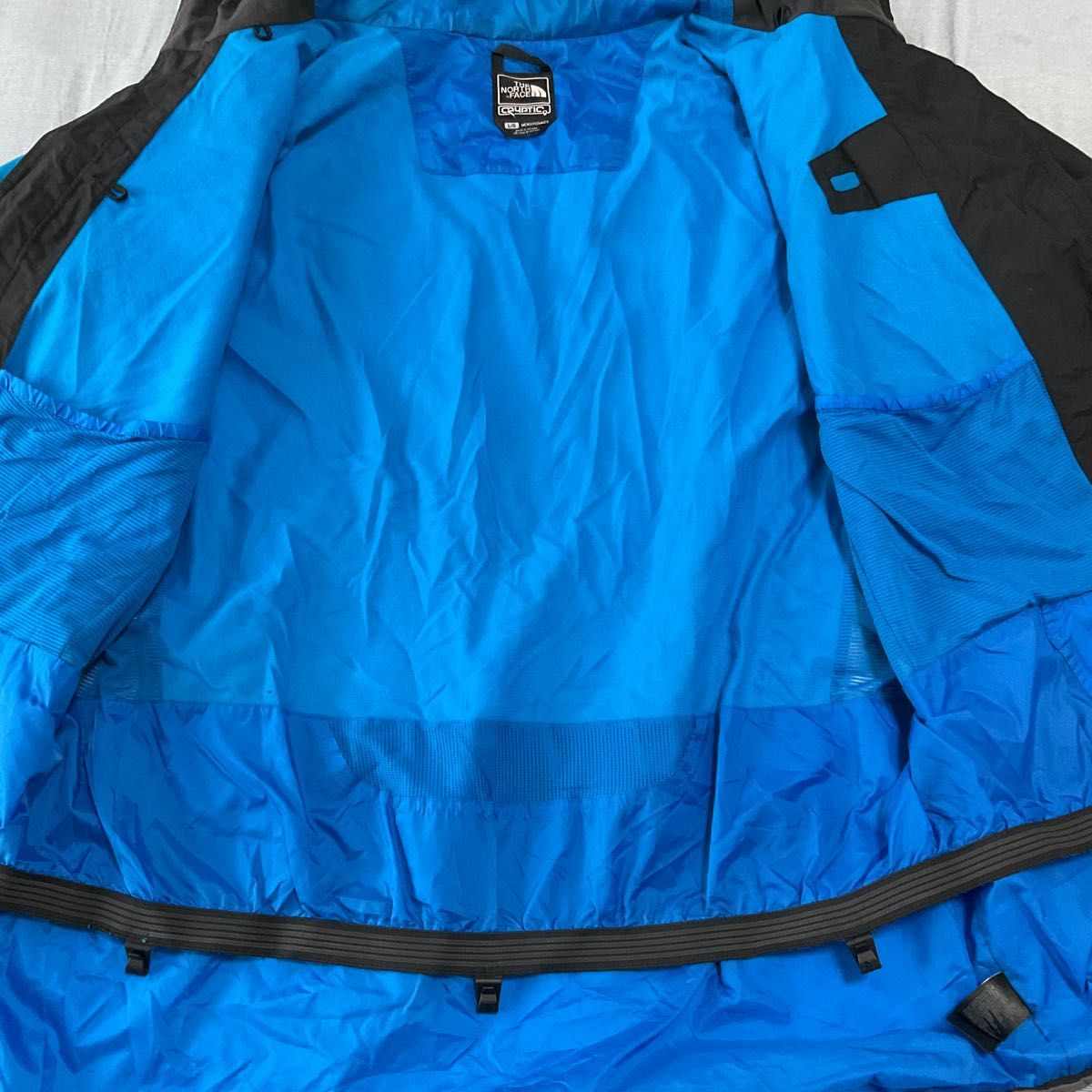 THE NORTH FACE ノースフェイス　マウンテンパーカー　L 青　黒　ブルー　ブラック　CRYPTIC HYVENT