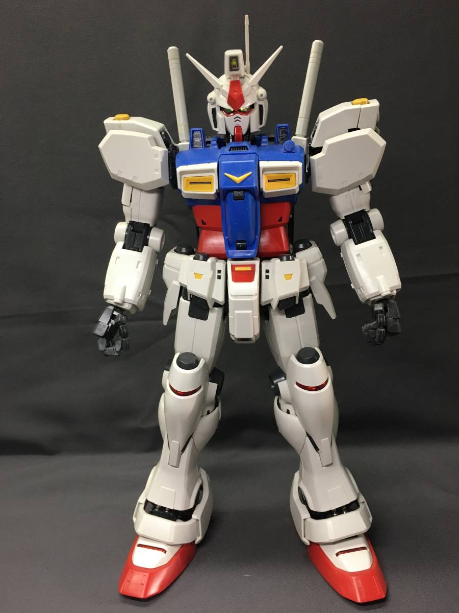 RX-78 GP-01 全高約30cm 1/60 PG パーフェクトグレード ガンダム 完成品 素組 ガンプラ バンダイ_画像4