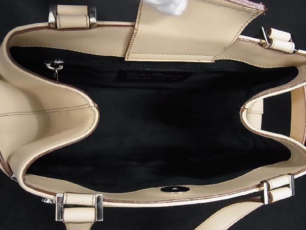 1円 □極美品□ Salvatore Ferragamo フェラガモ AQ