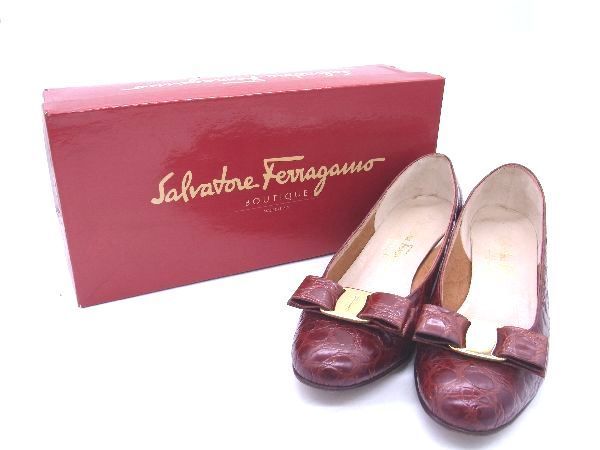 □美品□ Salvatore Ferragamo フェラガモヴァラリボンクロコ型押し