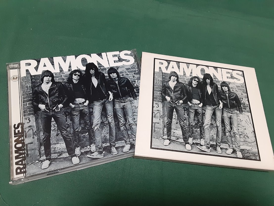 RAMONES　ラモーンズ◆『RAMONES』輸入盤CDユーズド品　22曲収録盤_画像2