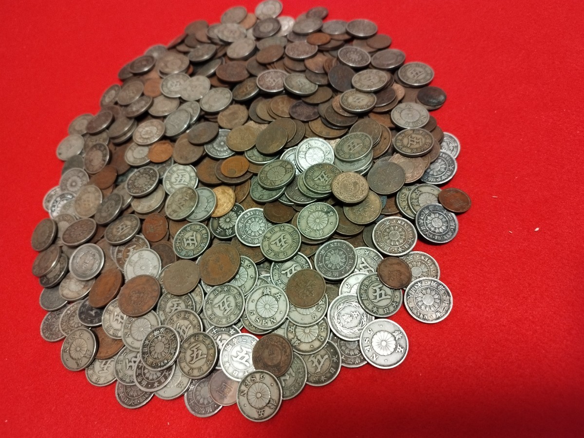 日本古銭 2kg以上まとめて 稲5銭 菊5銭白銅貨 半銭 5厘 1厘銅貨のみ