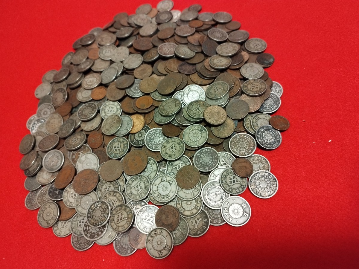 日本古銭 2kg以上まとめて(稲5銭、菊5銭白銅貨、半銭、5厘、1厘銅貨
