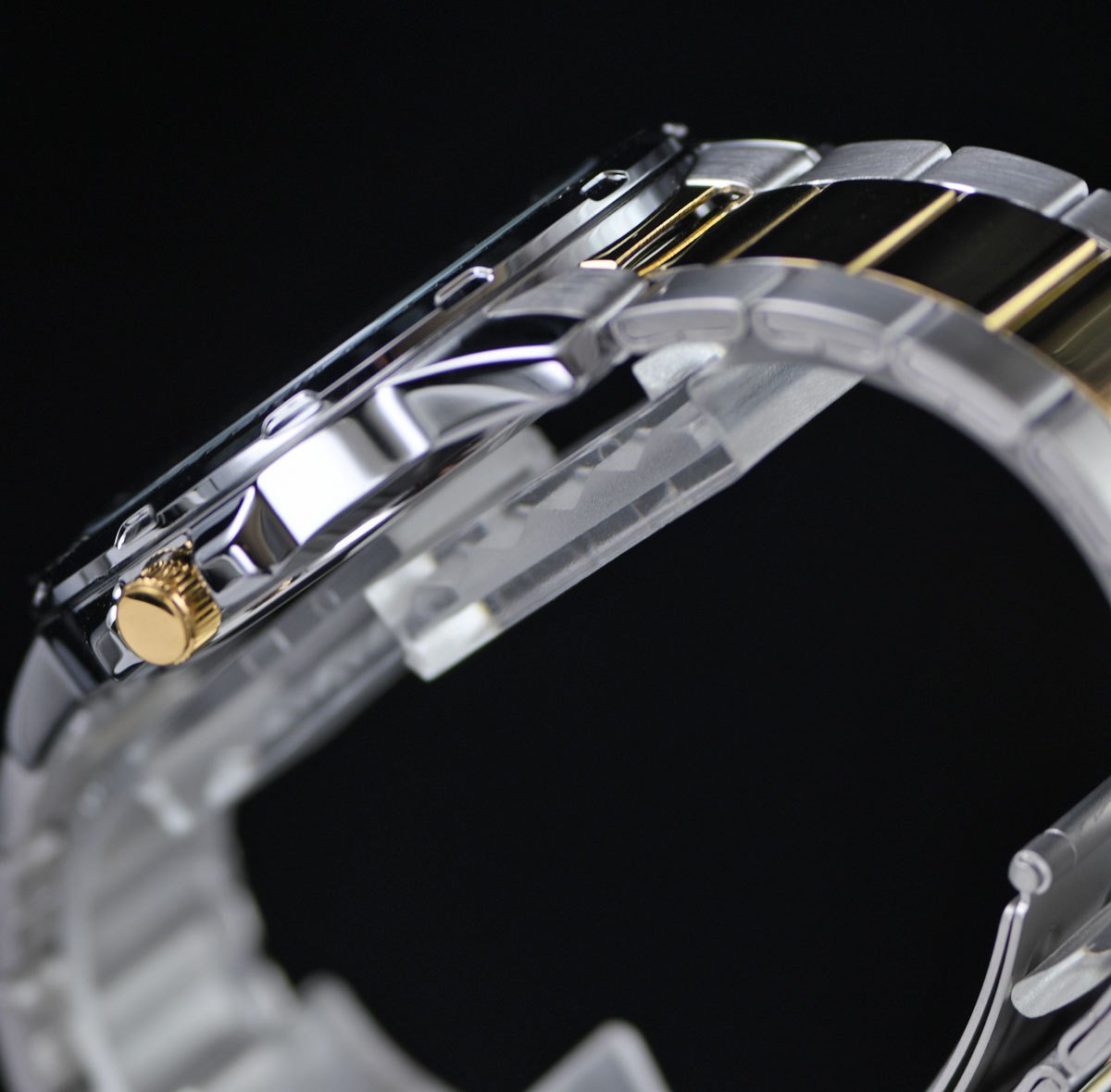 逆輸入カシオ最新作 ゴールド＆シルバー 30m防水 精悍なブラックフェイス マルチファンクション 腕時計 CASIO メンズ 日本未発売_画像4