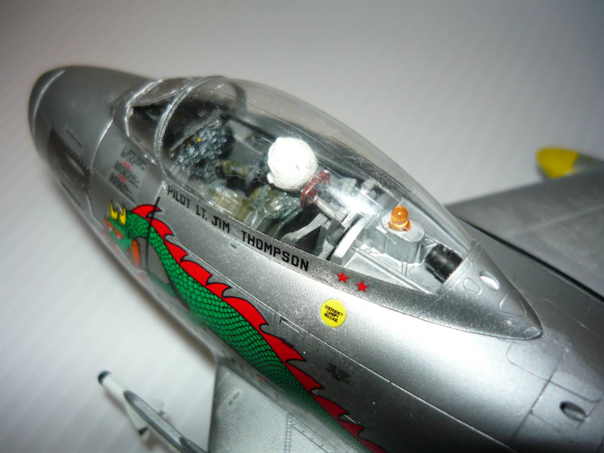 1/48　F-86F　セイバー　ハフ　ザ　ドラゴン　完成品_画像6