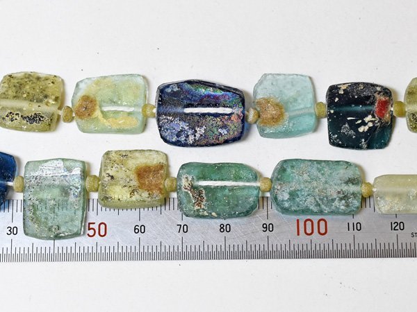 ○わくわく とんぼ玉古代ローマングラス半透明四角残欠片銀化ビーズ