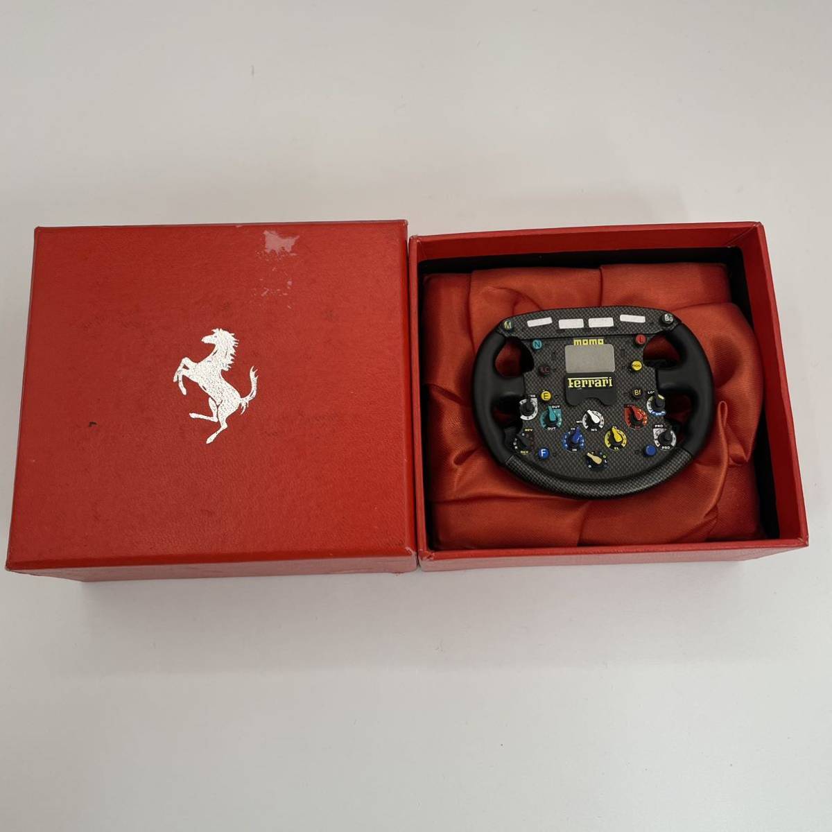 ★希少　1000個限定　Ferrari　momo F1　ステアリング　レプリカ　フェラーリ　Ferrari F1 Collectable model ?　コレクション_画像1