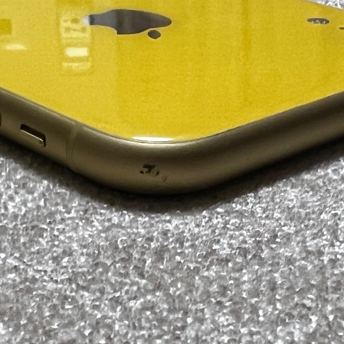 iPhone XR Yellow 128 GB docomo-