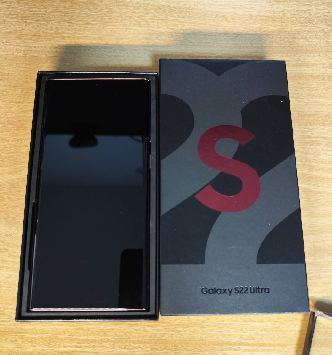 Galaxy S22 Ultra 12G / 512GB 海外版 SIMフリー 超美品(Android