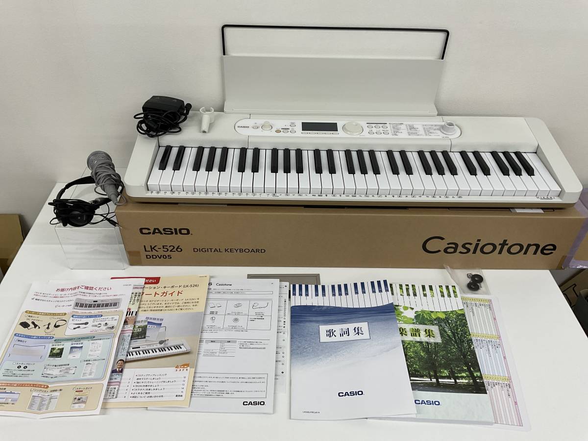 美品 CASIO カシオ LK-526 楽らく キーボード 電子ピアノ 光