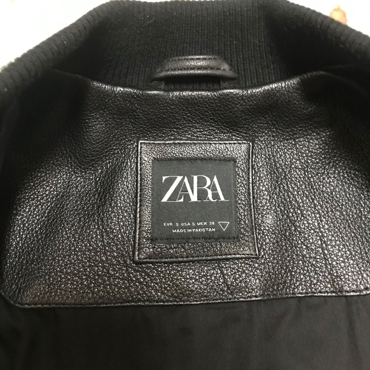 ZARA ザラ オールレザー 刺 スタジャン/ボンバージャケット ZARA ザラ オールレザー 刺 スタジャン/ボンバージャケット