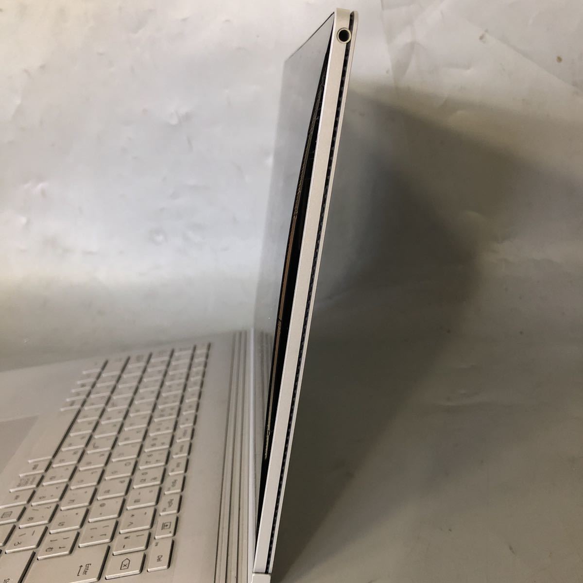 JXJK3949 【ジャンク】Microsoft Surface Book 2 /core i5-7300U 2.60GHz /メモリ8GB/SSD 256GB/バッテリー膨張 /起動不良_画像4