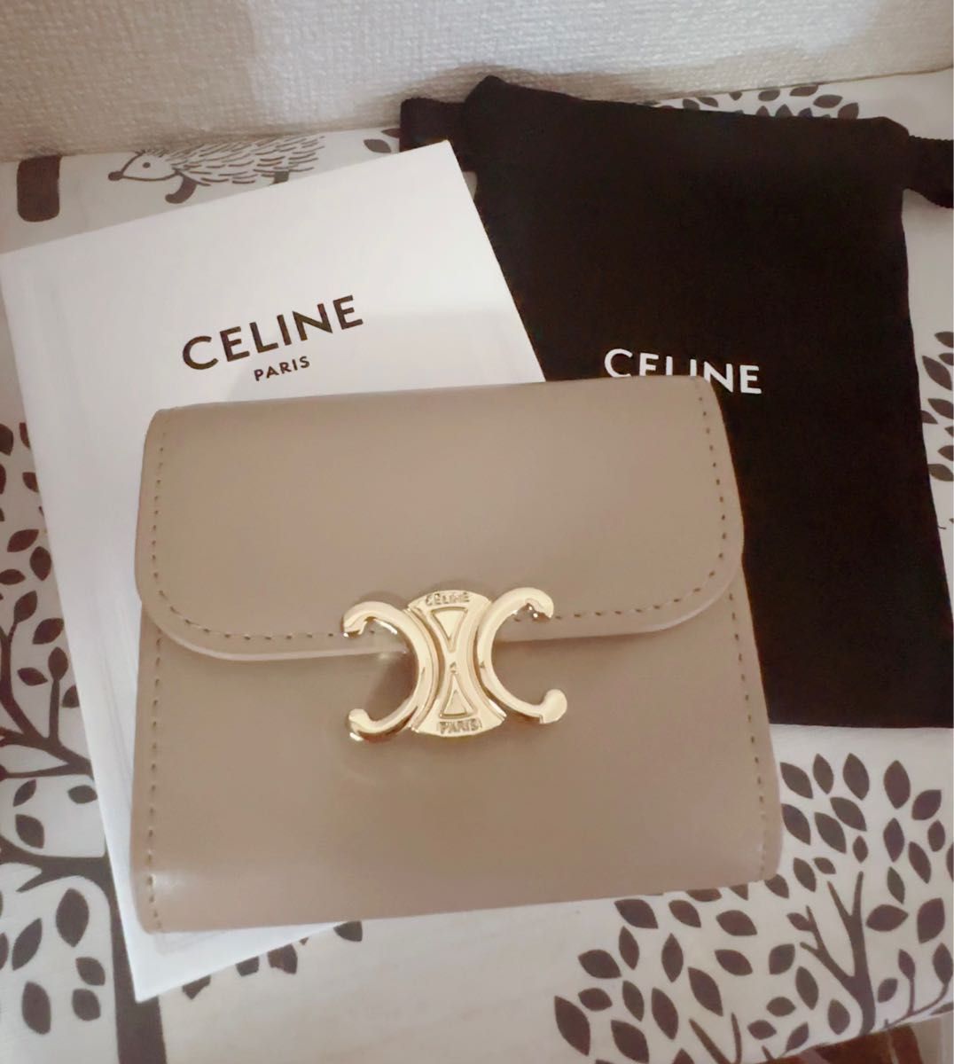 CELINE セリーヌ スモールトリオンフウォレット ペブル 三つ折り