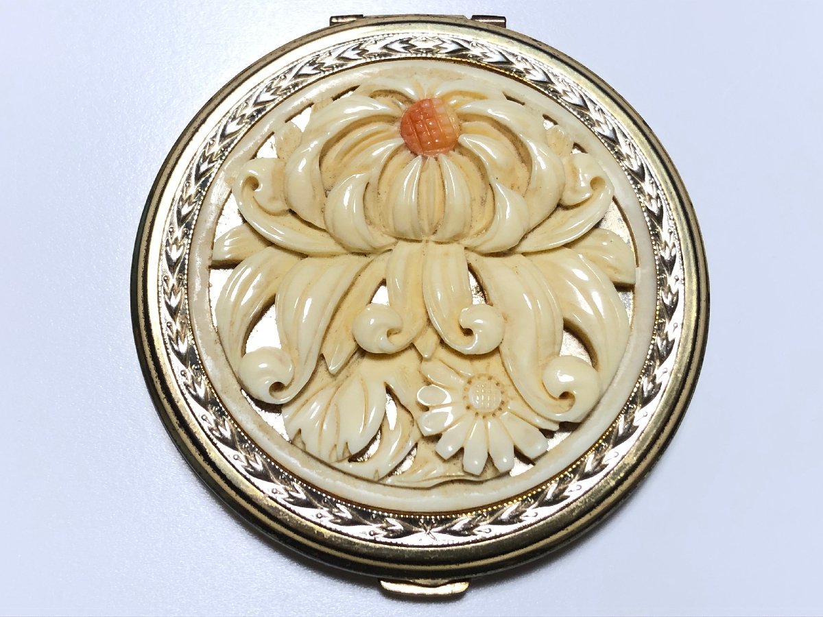  antique ....82.8g solid chrysanthemum skill compact mirror 