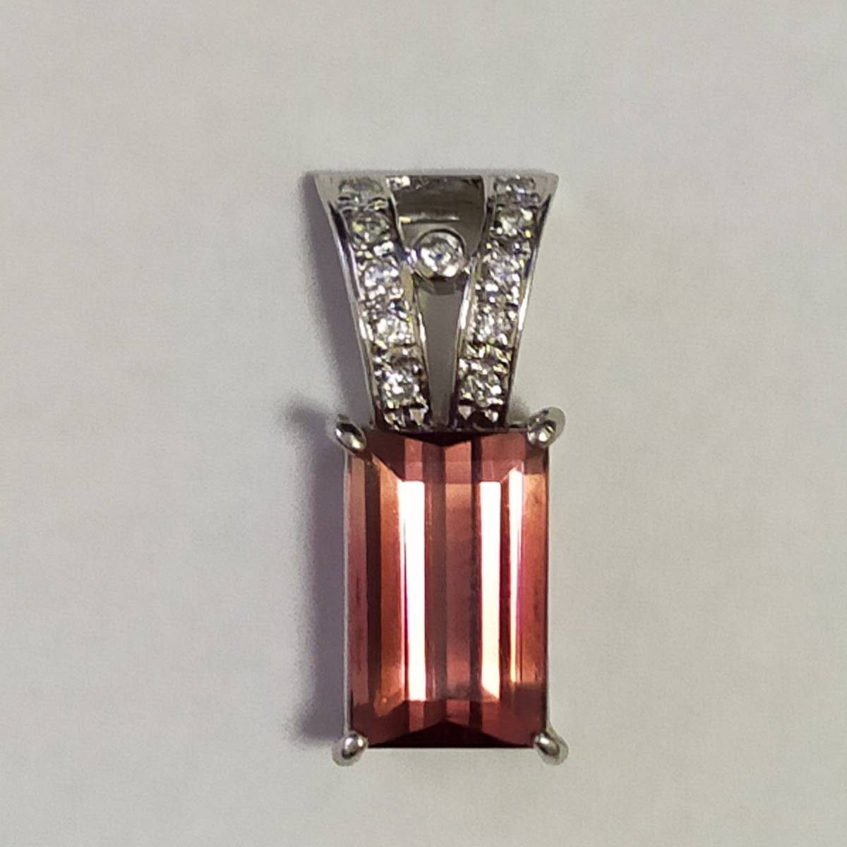 トルマリン　ペンダントトップ　4.28ct　脇石ダイヤ　0.11ct_画像3